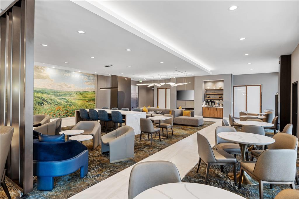 La Quinta Inn & Suites by Wyndham La Habra - photo 16