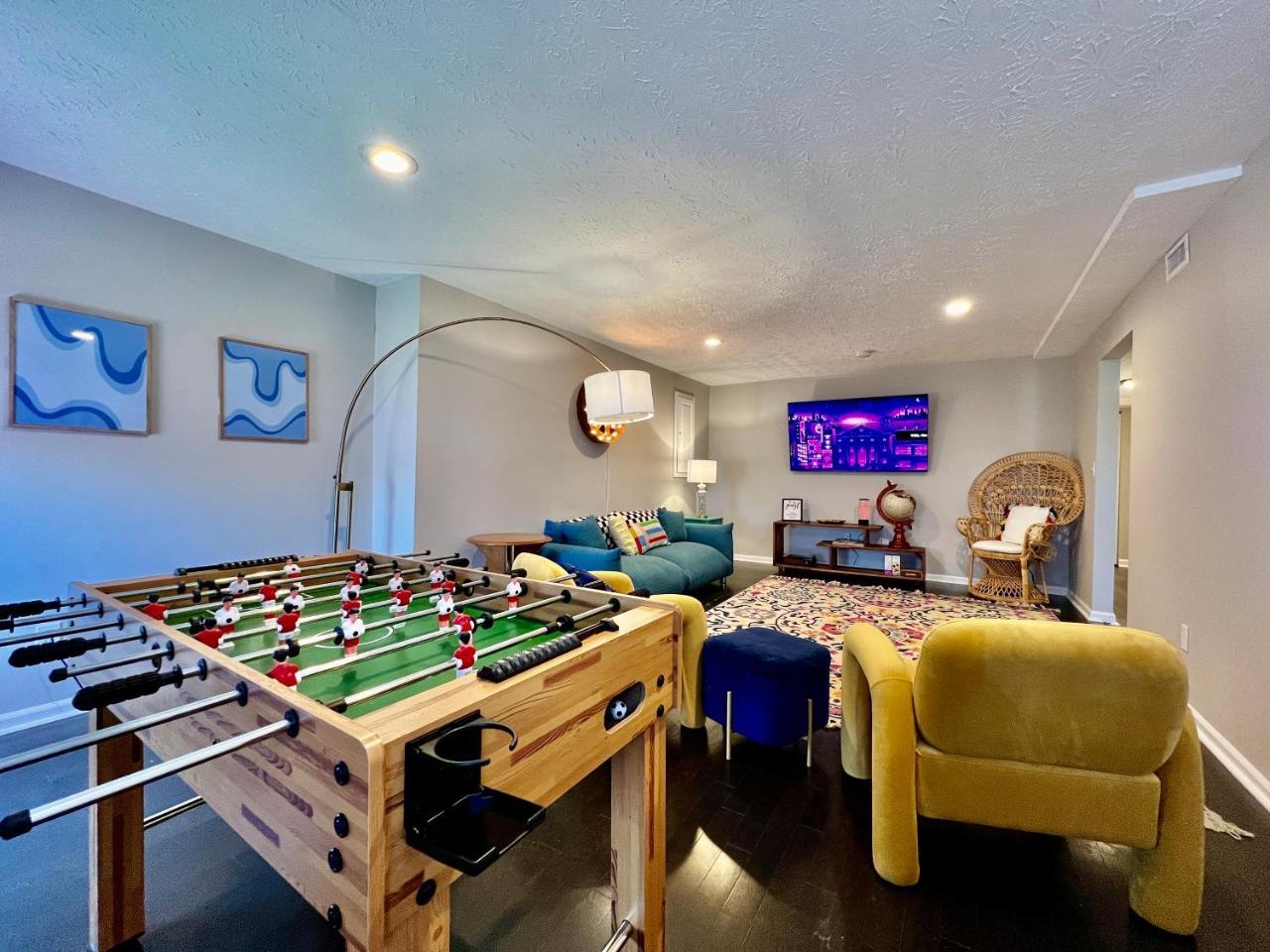 190 Overbrook Drive Swanky Swangos Dream Home by Jess — 4-Star Luxury Hotel in Monroe, United States