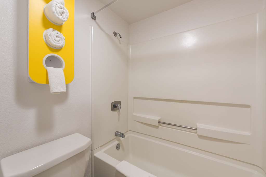 Motel 6 Saint Paul MN I 94 - photo 18