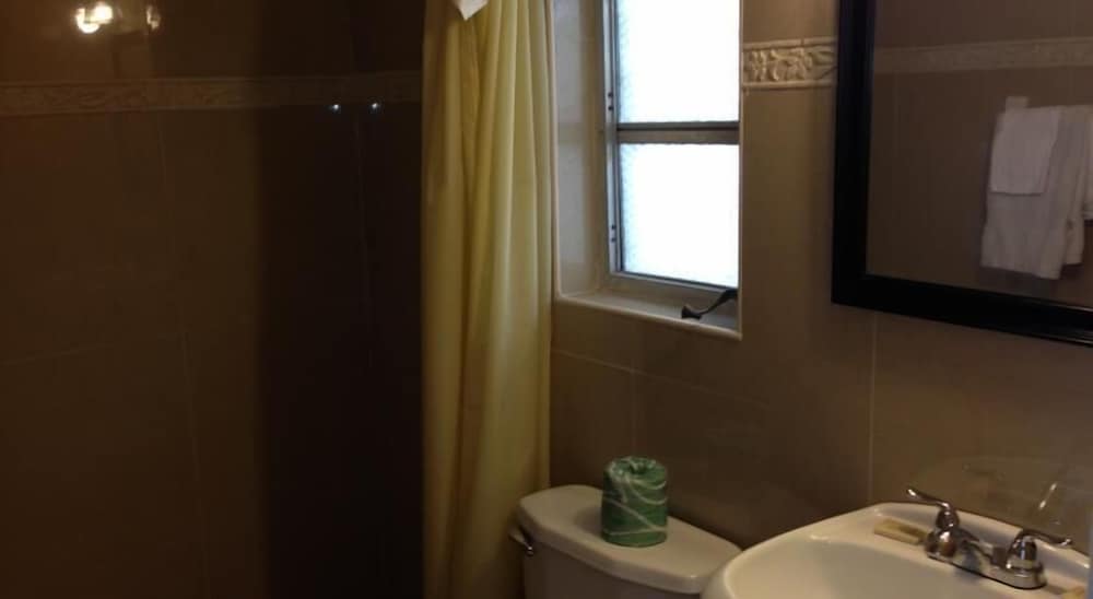 Cadillac Motel - photo 10