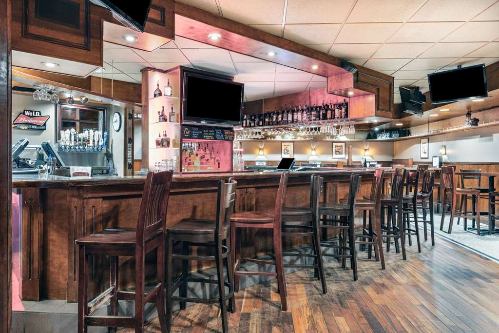 AmericInn by Wyndham Duluth South Black Woods Event Center - photo 5