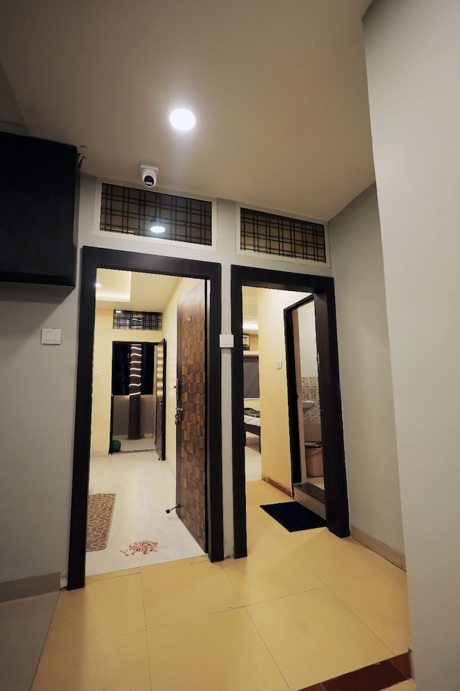 Jai Ambe Hotel - last minute hotel in Indore