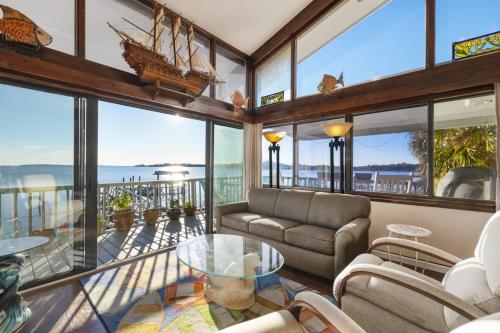 Cedar Tides - carbon neutral hotel in Unknown City