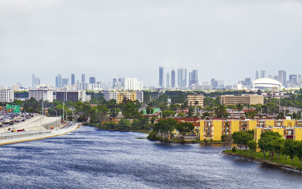Hilton Miami Airport Blue Lagoon - photo 28