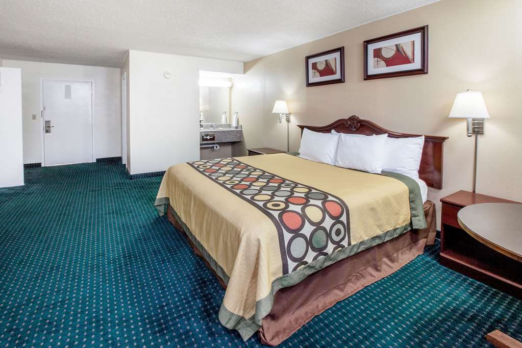 Super 8 by Wyndham Clinton - photo 12