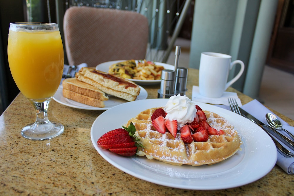 Hilton Sacramento Arden West - photo 22