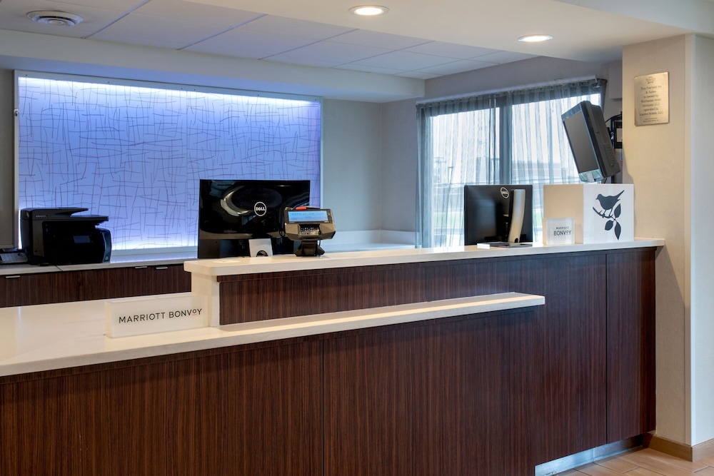 Fairfield Inn by Marriott Rochester Airport - photo 4