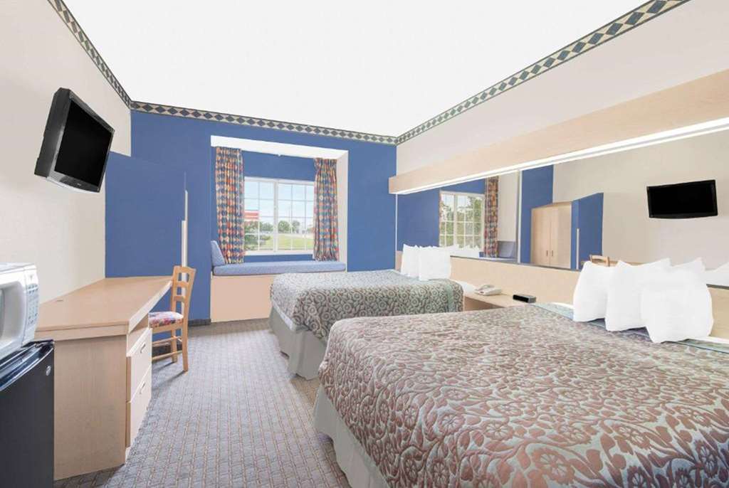 Days Inn & Suites by Wyndham Hutchinson - photo 37