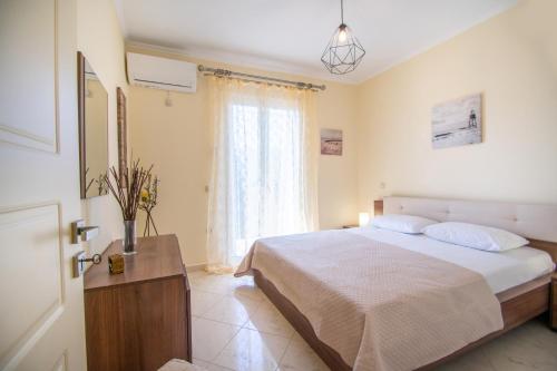 Dimitrios House 2 Bedrooms & Cozy Atmosphere by ZanteWize — 4-Star Luxury Hotel in Agios Dimitrios, Greece