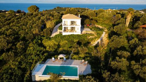 Villa Koronelia Koroni Peloponnes — 4-Star Luxury Hotel in Koroni, Greece