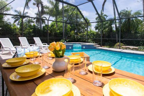 Fabulous 5BR & 3BA Villa near Hollywood Beach — 4-Star Luxury Hotel in Hollywood, United States