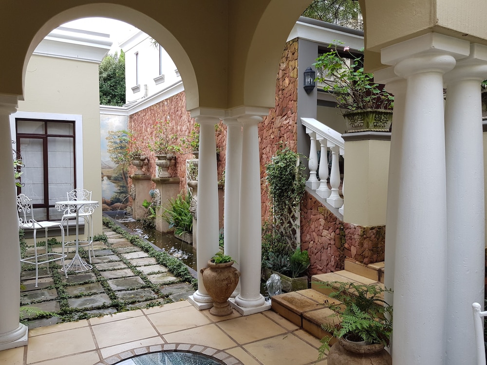 Villa Lugano Guesthouse — 4-Star Luxury Hotel in Johannesburg, South Africa
