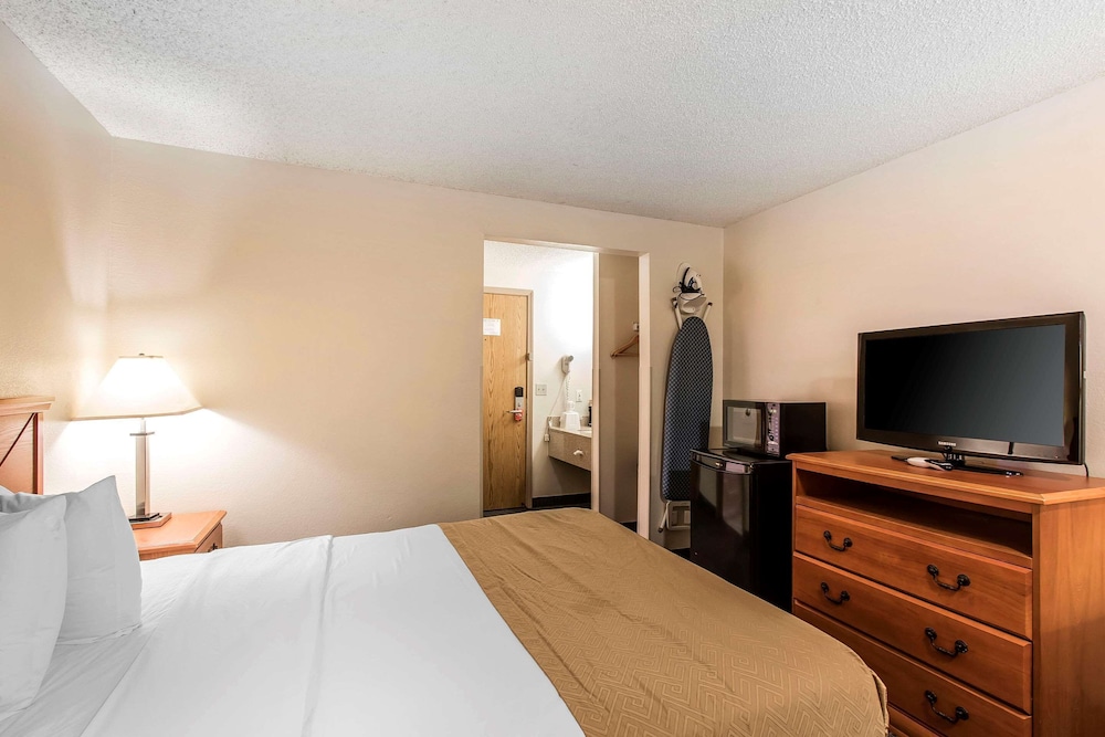 Brentwood Inn - photo 26