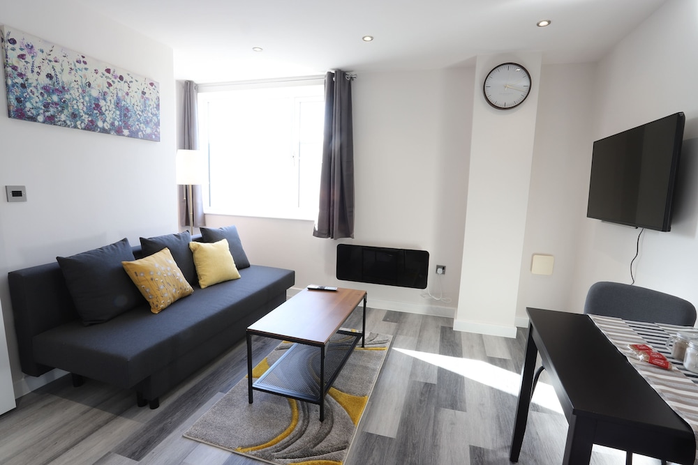 NEC Airport Shortstay — 4-Star Luxury Hotel in Birmingham, United Kingdom