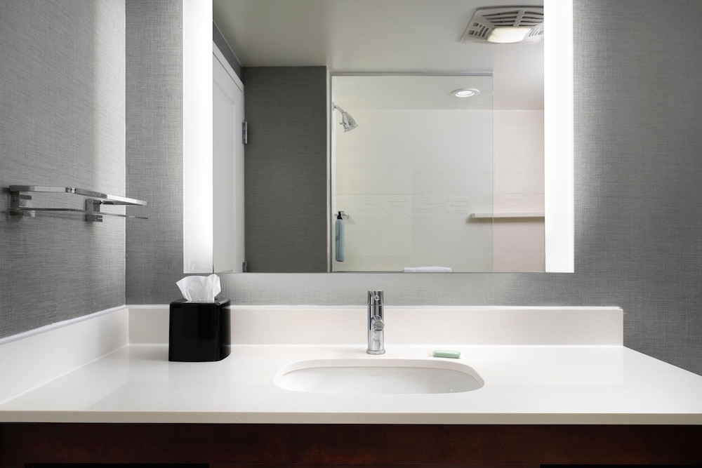 Residence Inn by Marriott Green Bay Downtown - photo 12