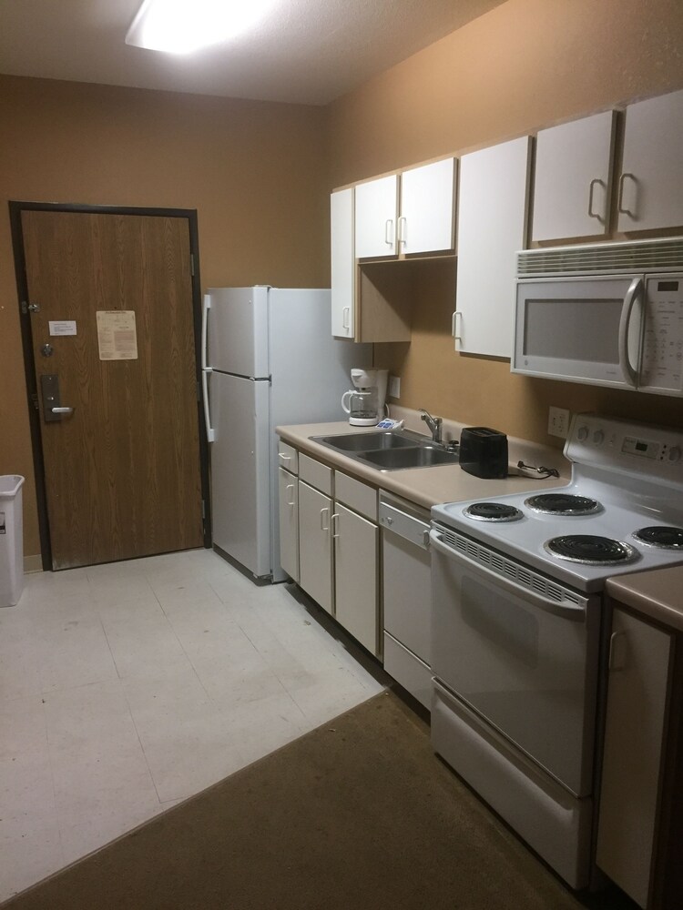 The Sterling Hotel and Extended Stay - photo 8