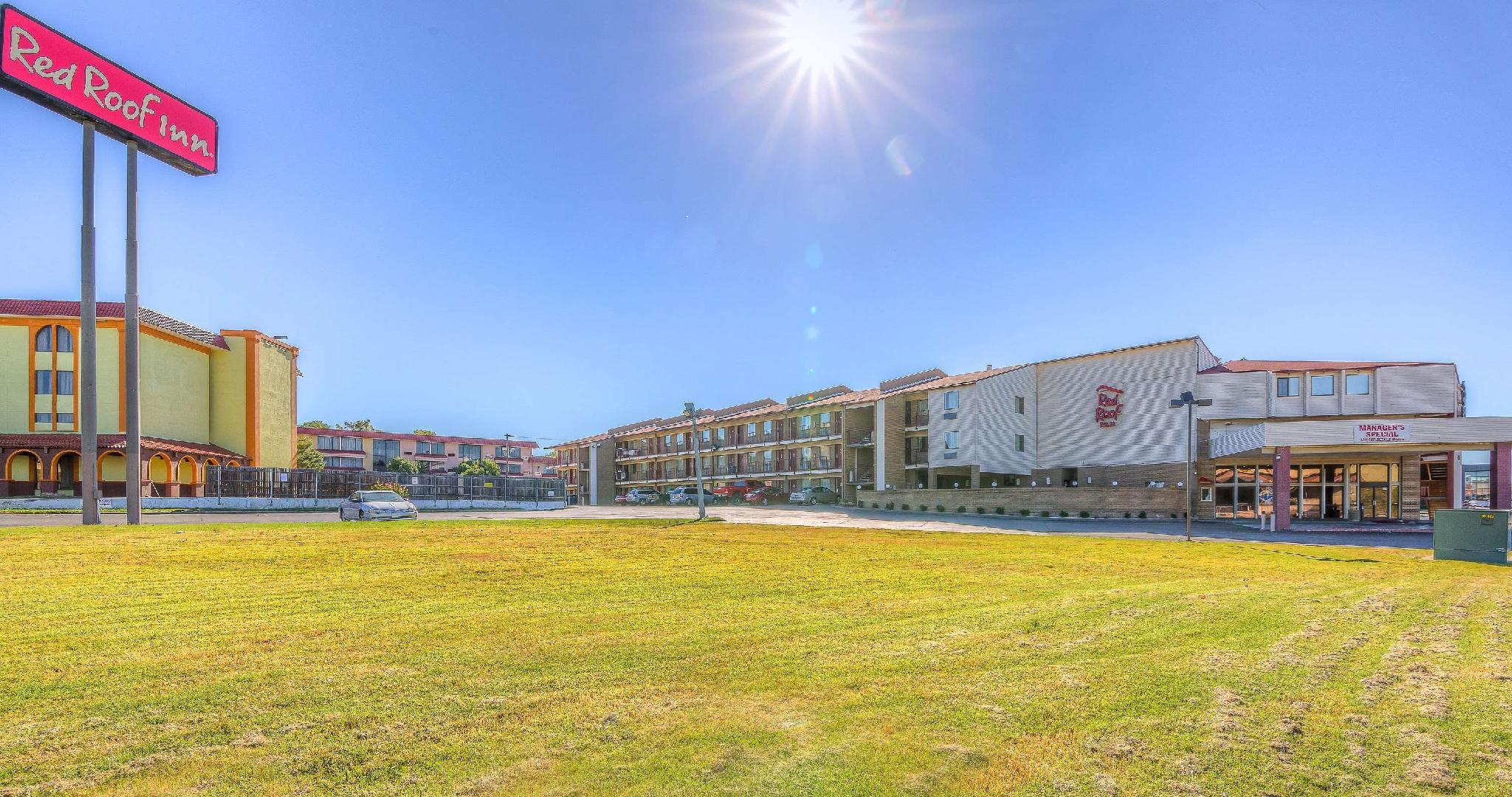 Red Roof Inn Tulsa - photo 15
