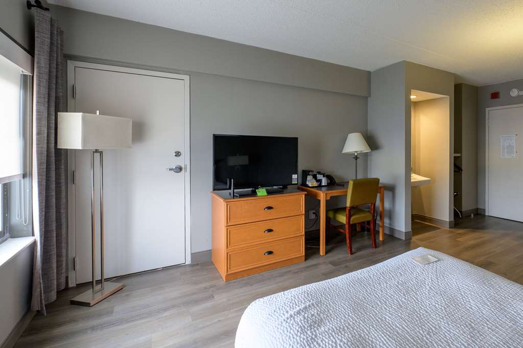 La Quinta Inn & Suites by Wyndham New Haven - photo 11