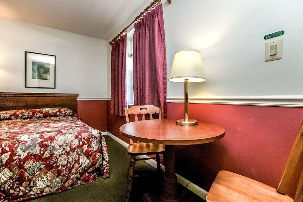 White Marsh Motel - photo 4