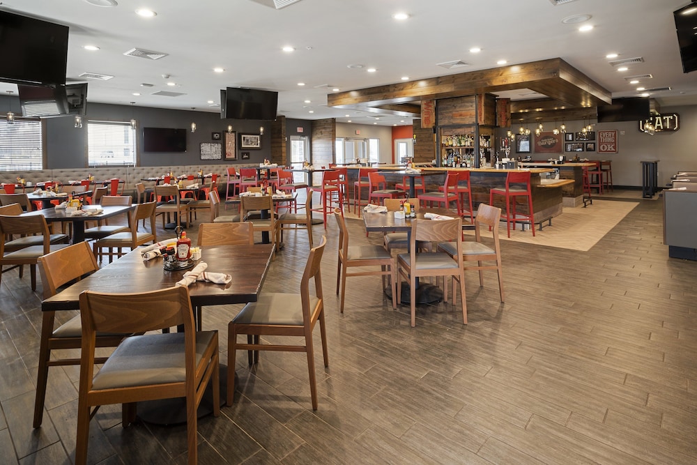 Holiday Inn & Suites Decatur Forsyth by IHG - photo 48
