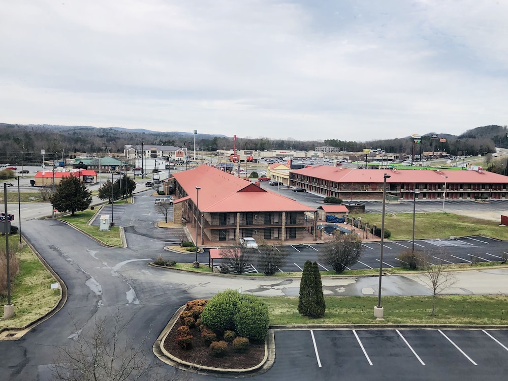 Hampton Inn Ft Payne - photo 22