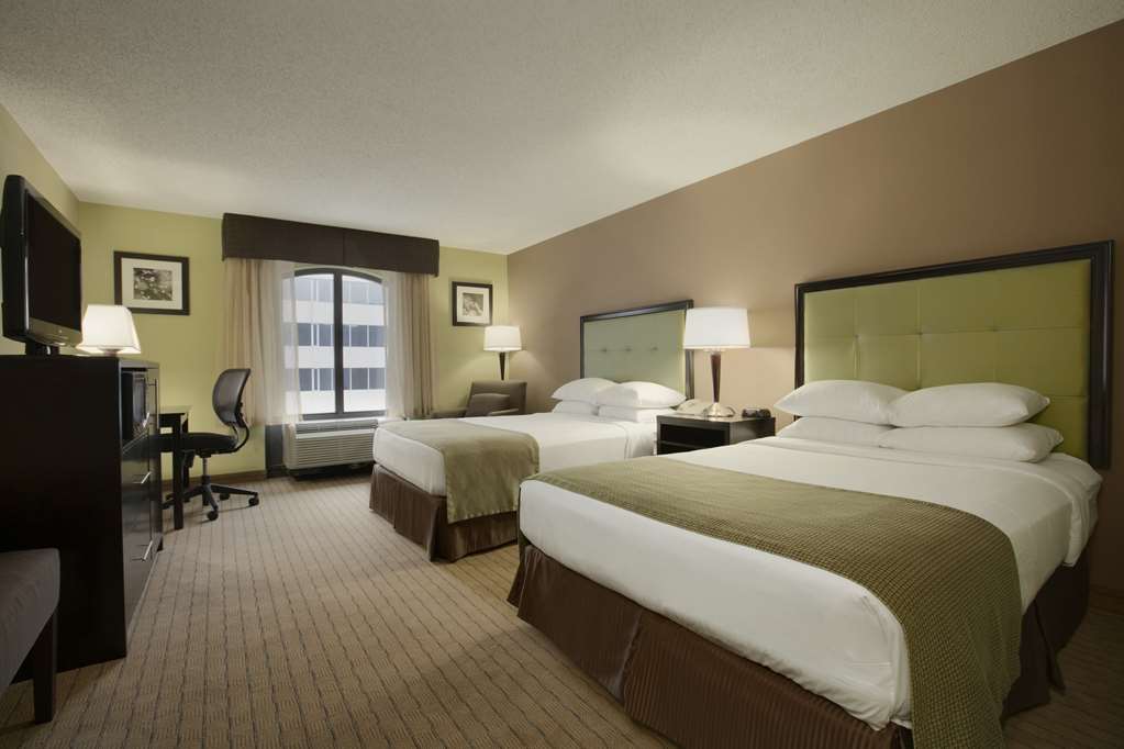 Days Inn by Wyndham Baltimore Inner Harbor - photo 17