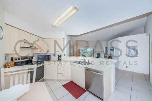 Vista Verde N Never Ending Fun on Island of the Sun in St. Petersburg, United States