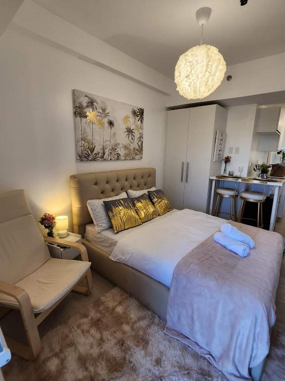 Vine Residences Cozy 2BR with Balcony — 5-Star Luxury Hotel in Manila, Philippines