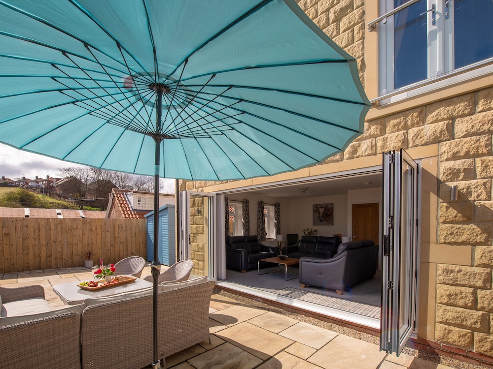 Lemonade Cottage — 5-Star Luxury Hotel in Whitby, United Kingdom
