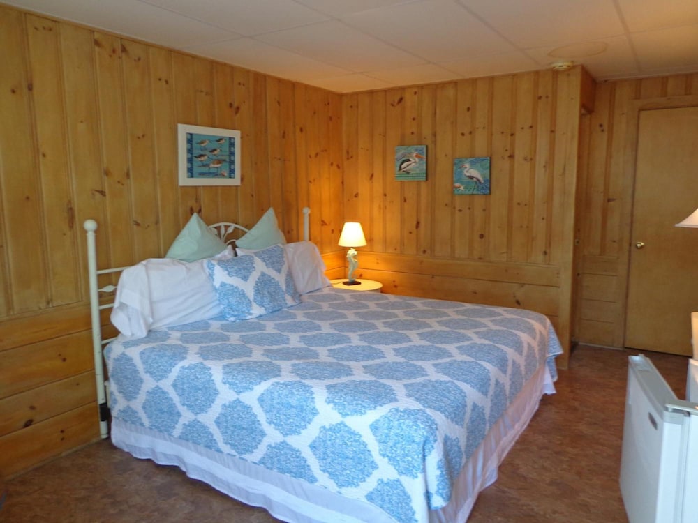 Town & Beach Motel - photo 18