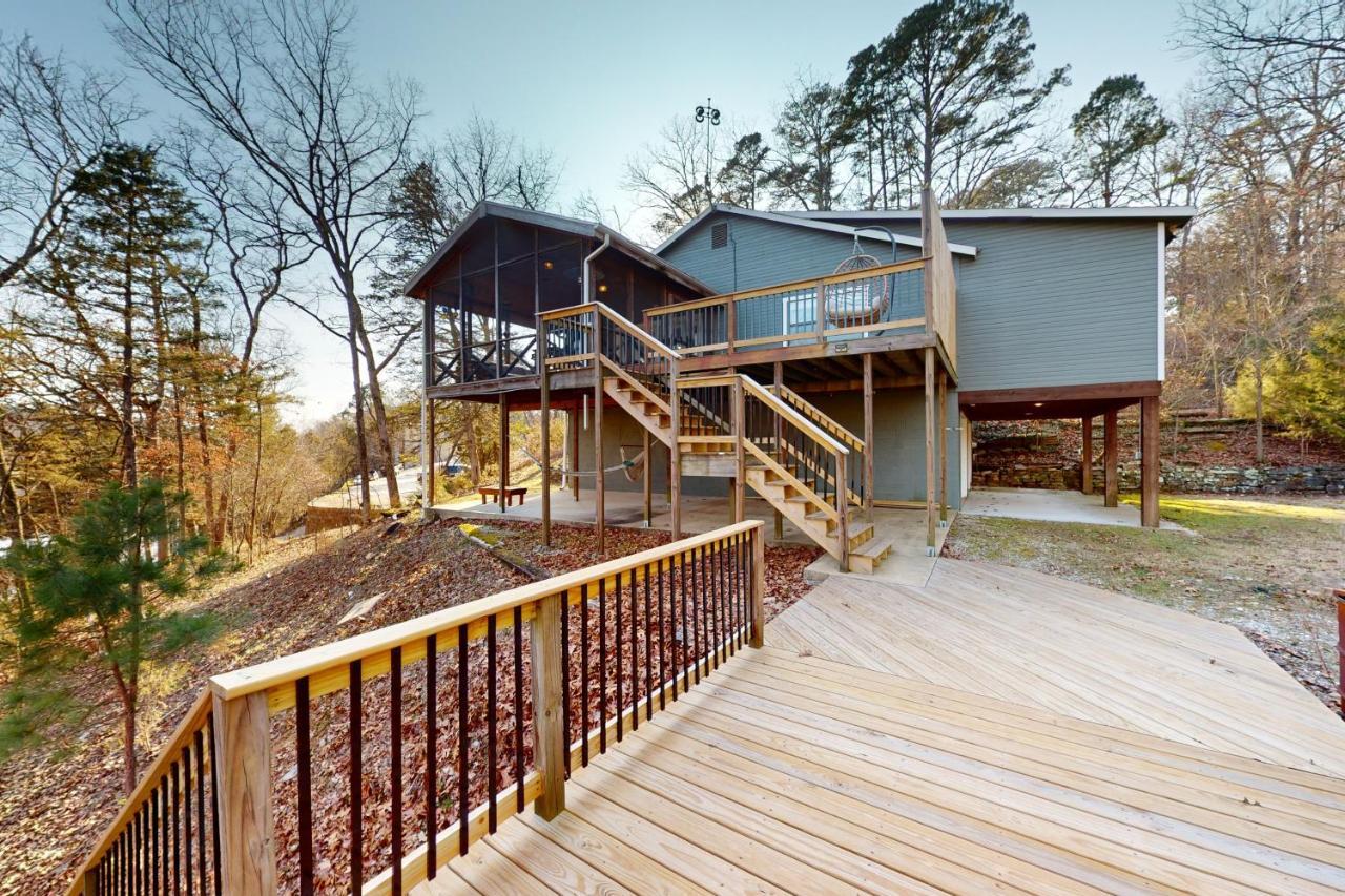 Lakeside Life in Rogers, United States