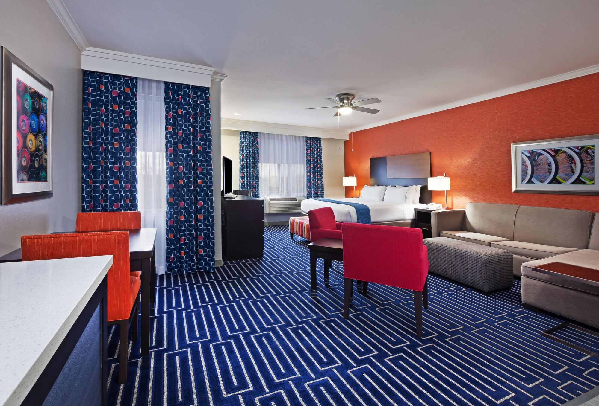 Holiday Inn Express & Suites Houston East by IHG - photo 21