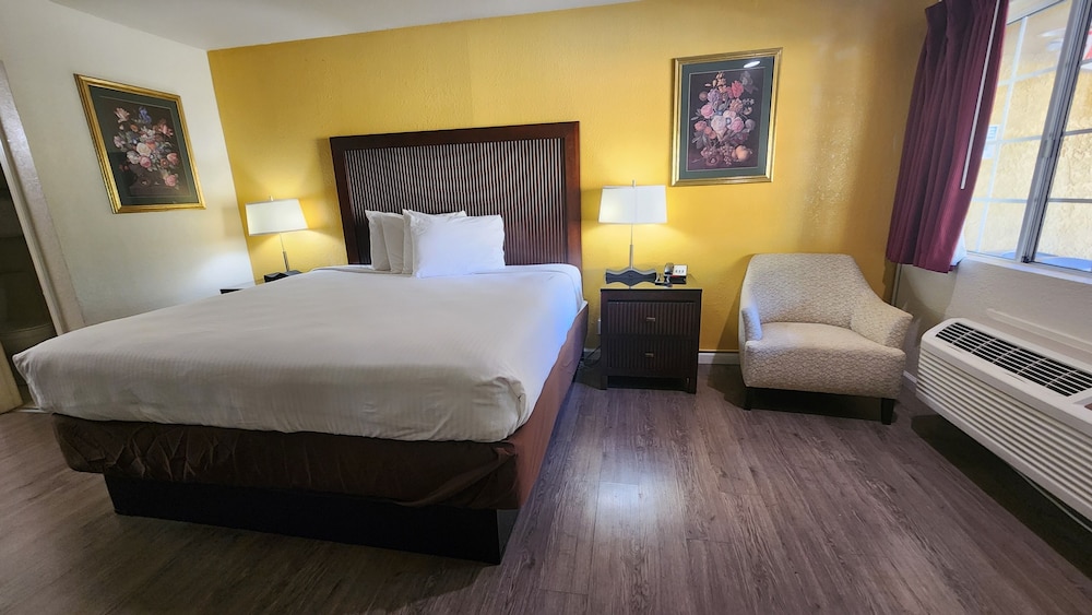Mission Inn and Suites - photo 15