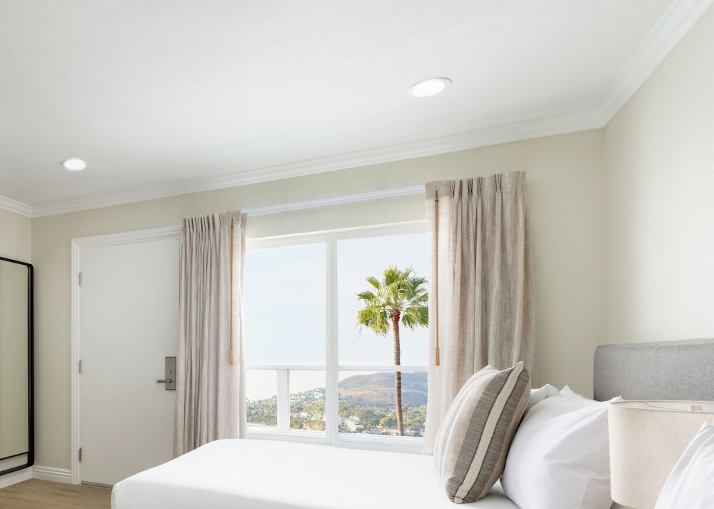 Pacific Edge Hotel - photo 62