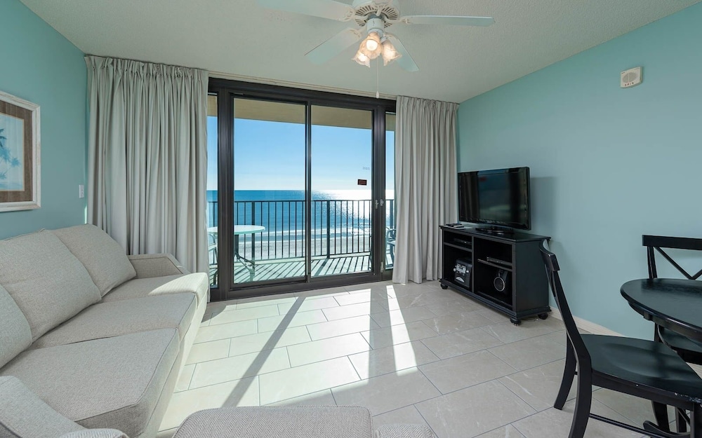 Phoenix All Suites Hotel 403 1 Bedroom Condo by Redawning - photo 11