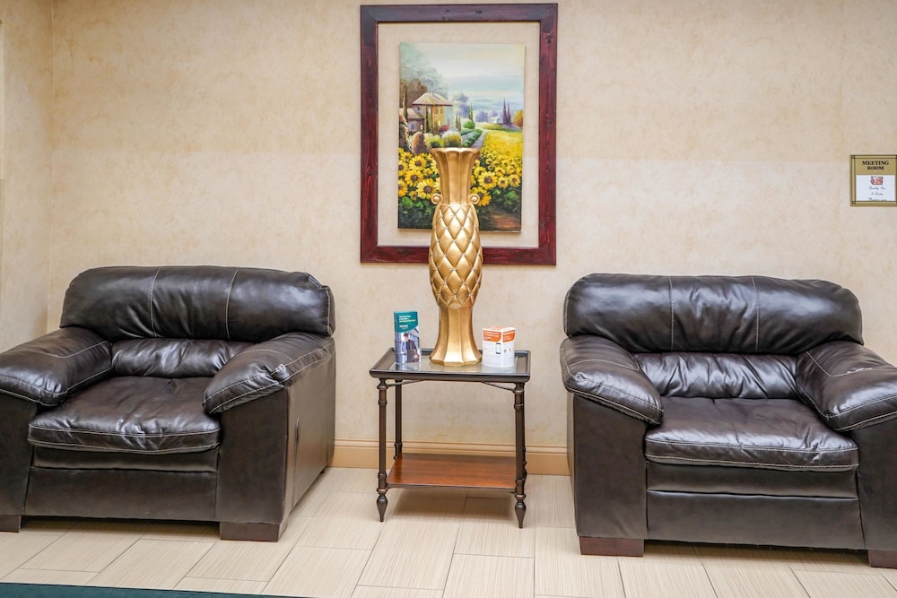 Quality Inn & Suites Coldwater near I 69 - photo 5