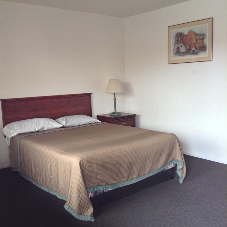 Capri Motel - photo 9