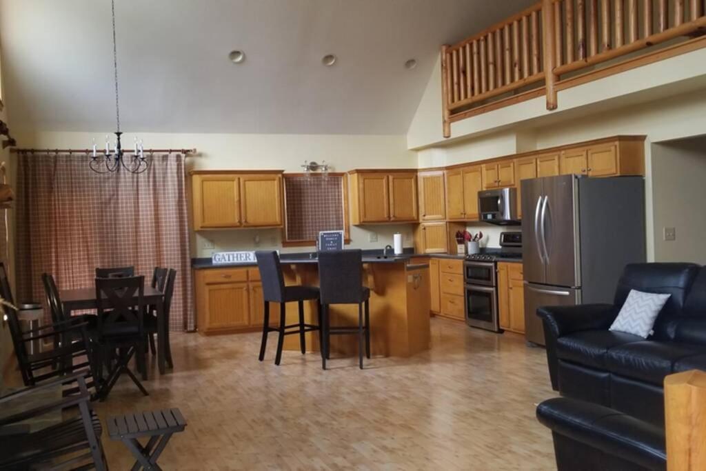 Beautiful Tranquil Mountain Home in Andrews Nc — 4-Star Luxury Hotel in Andrews, United States