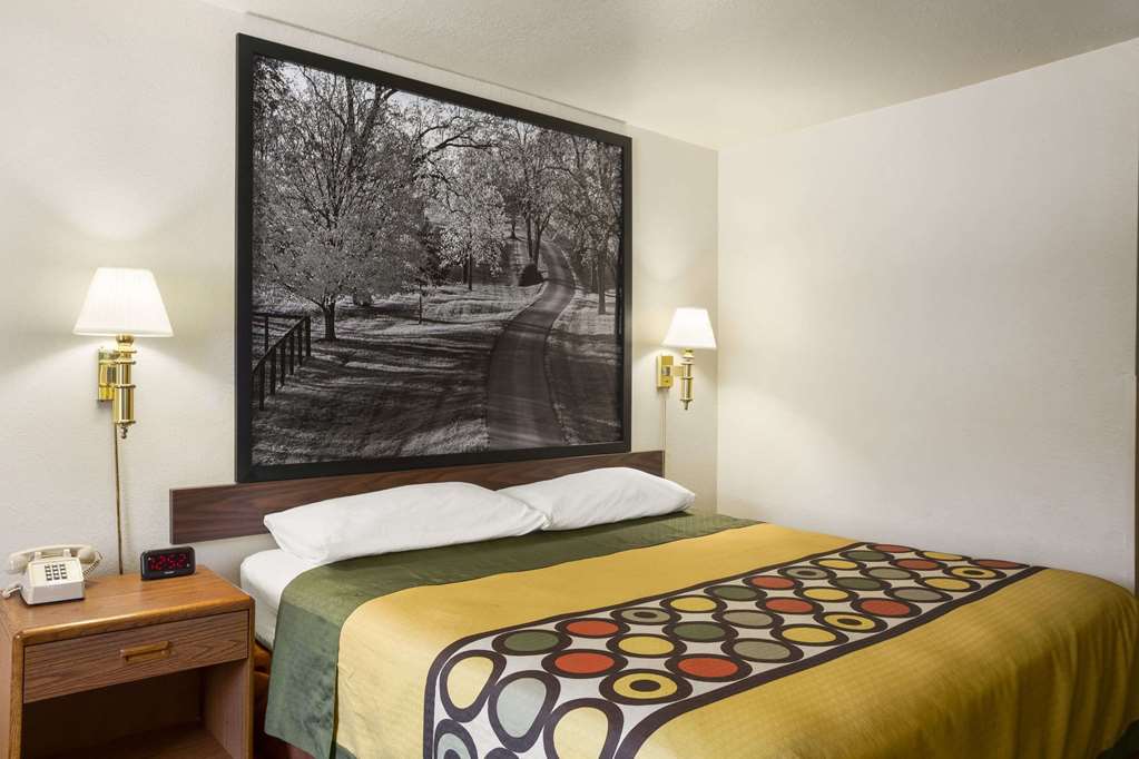 Super 8 by Wyndham Prestonsburg - photo 9