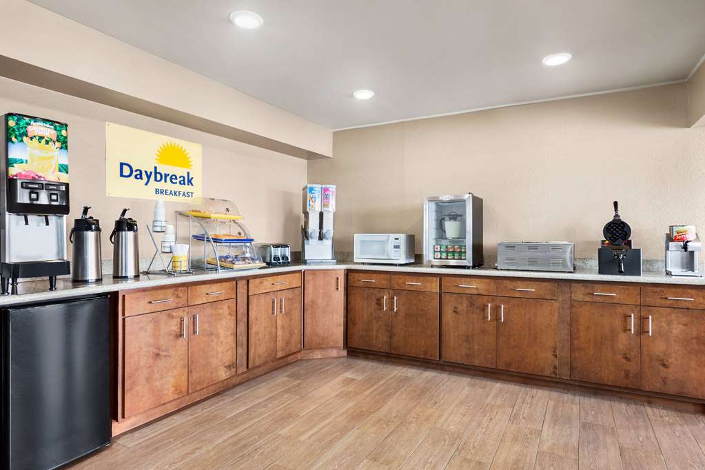 Days Inn by Wyndham Paris - photo 36