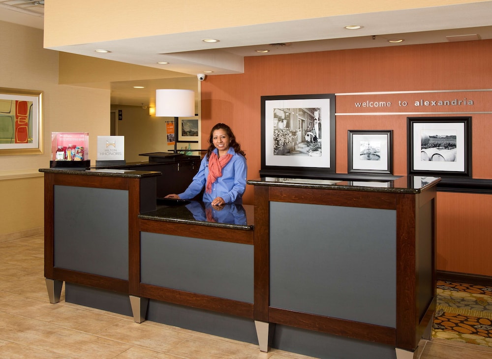 Hampton Inn Alexandria Pentagon South - photo 2
