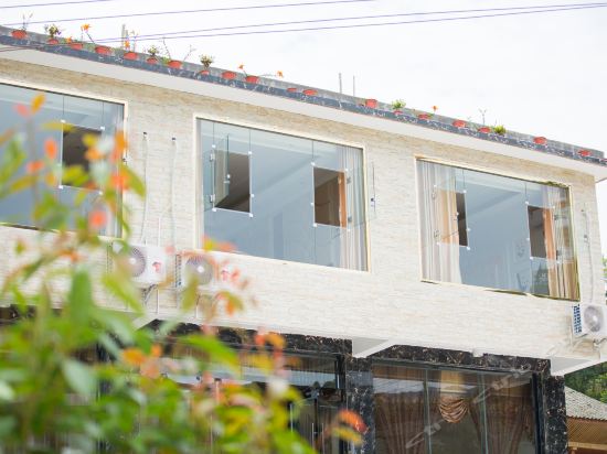 Ya’an Bifengxia Jinshan’ge Inn