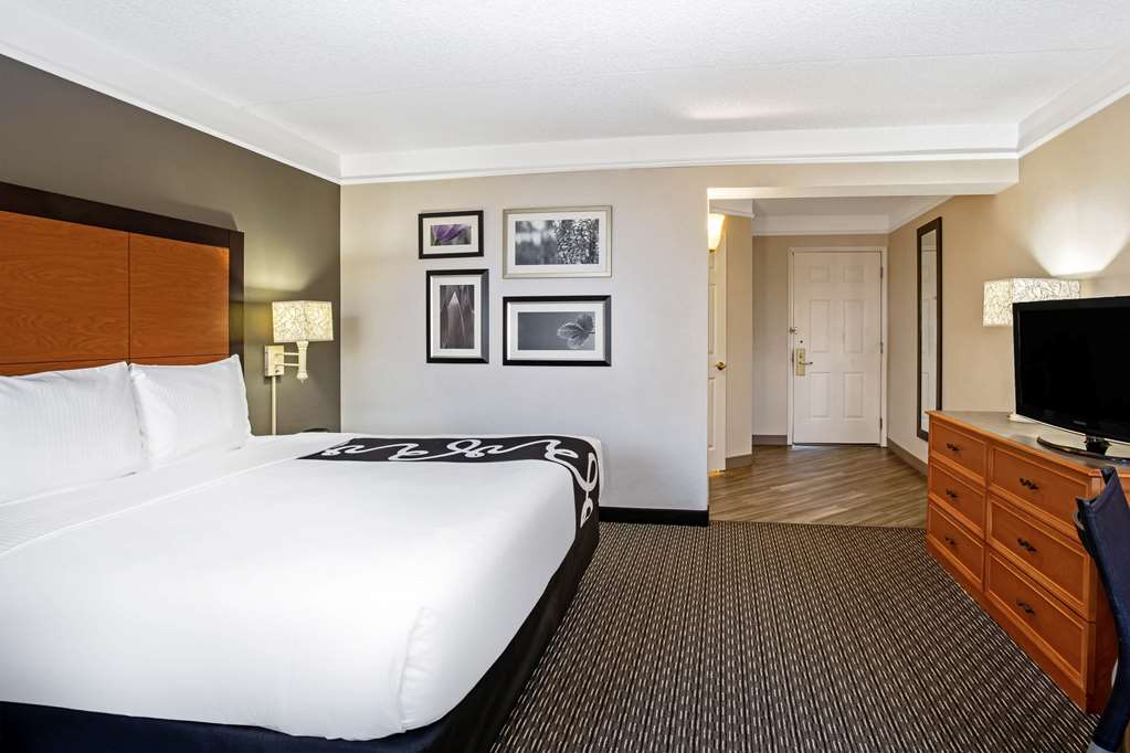 La Quinta Inn & Suites by Wyndham Tucson Airport - photo 18