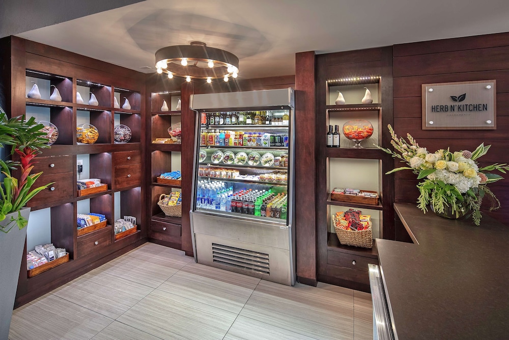 Hilton Sacramento Arden West - photo 18