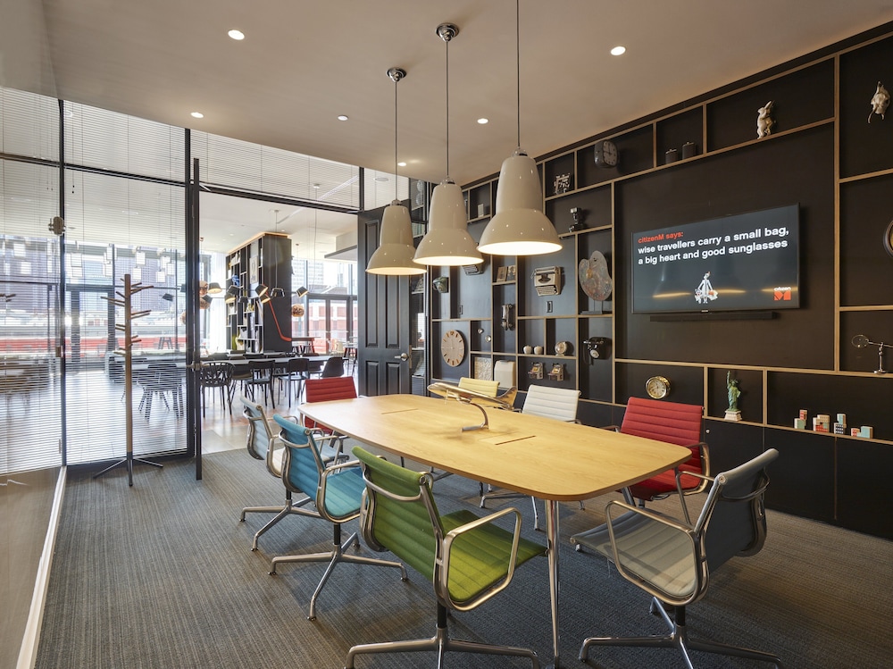 CitizenM Boston North Station Hotel - photo 20