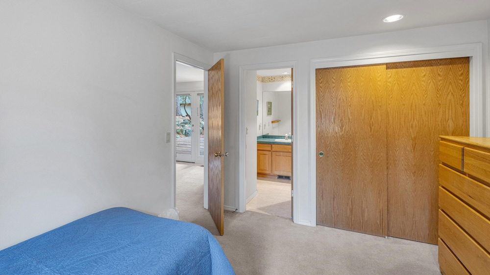 Shadow Unit 1 — Sunriver — photo 4