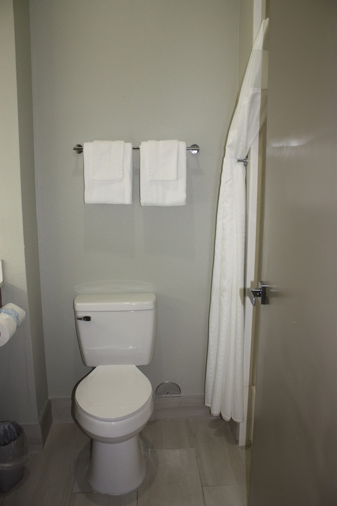 Holiday Inn Express Hotel & Suites Shamrock North by IHG - photo 53