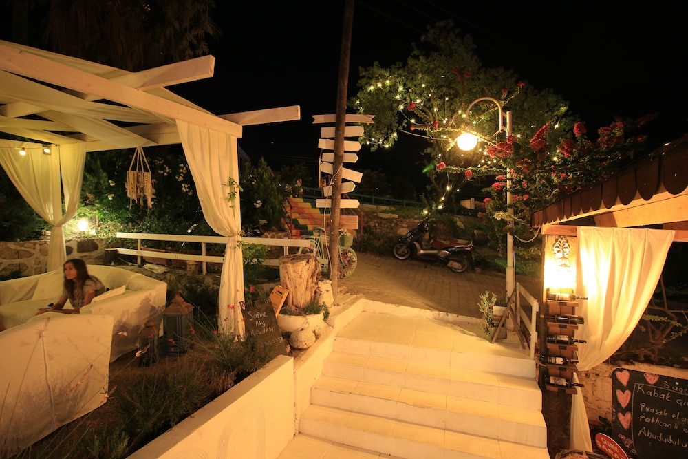 Fullmoon Rooms - carbon neutral hotel in Cesme