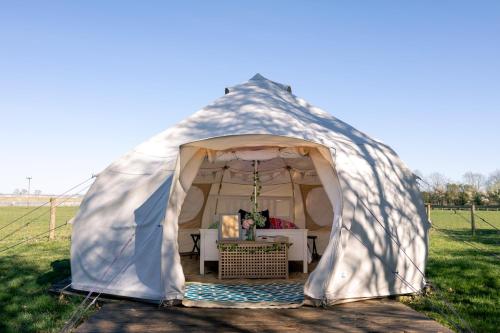 Nine Acres Hot Tub Peaceful — Brackley