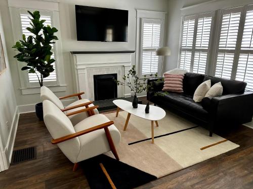 Cottage Parking MTSU downtown Murfreesboro — 4-Star Luxury Hotel in Murfreesboro, United States